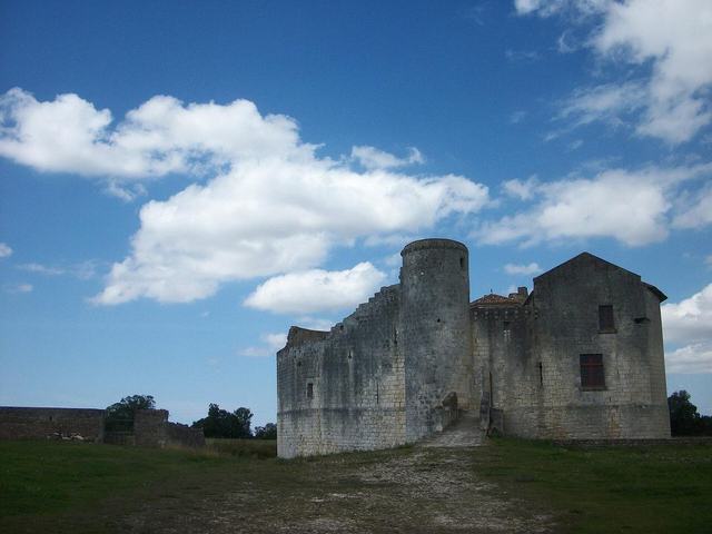 Château de Saint-Jean-d'Angle