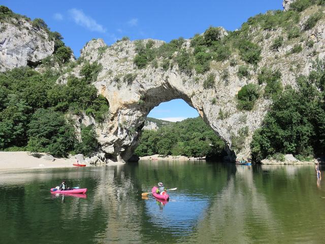 Arche de pont d'Arc