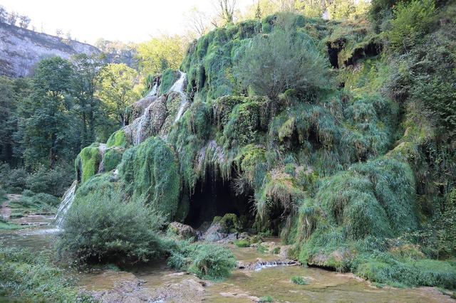 La Cascade Baume les Messieurs