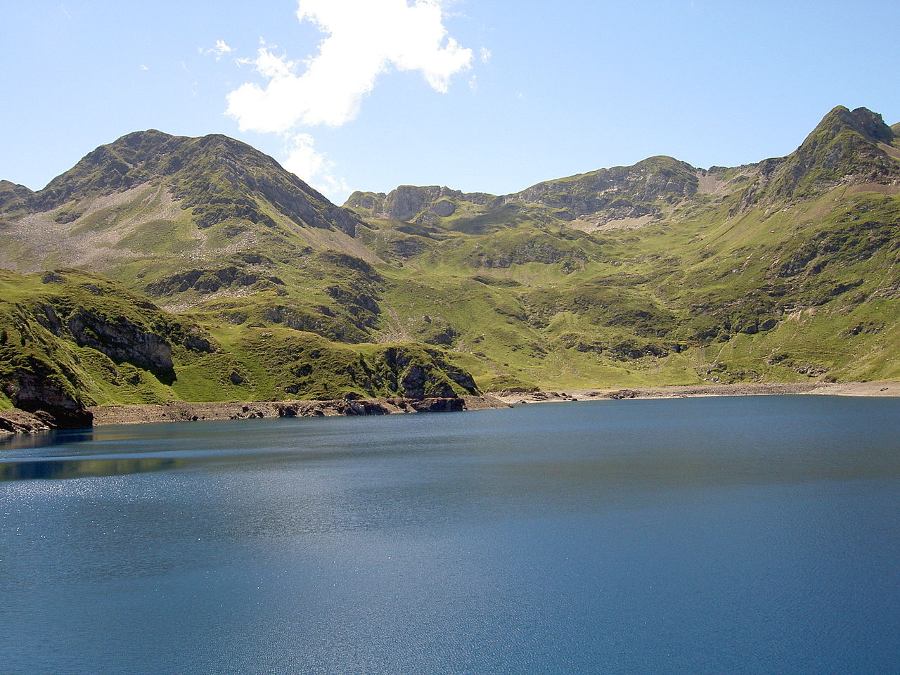 Lac Bleu de Lesponne CC BY-SA 1.0