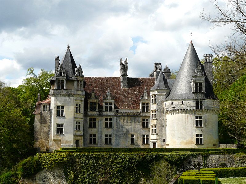Le Château de Puyguilhem By Père Igor CC BY-SA 3.0  via Wikimedia Commons