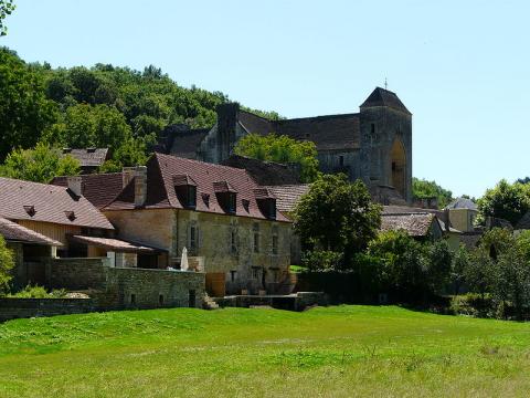 Saint-Amand-de-Coly (source: wiki)