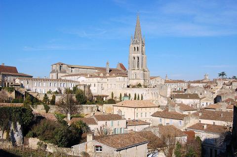 Saint-Émilion By Fabien1309 CC BY-SA 2.0 via Wikimedia Commons