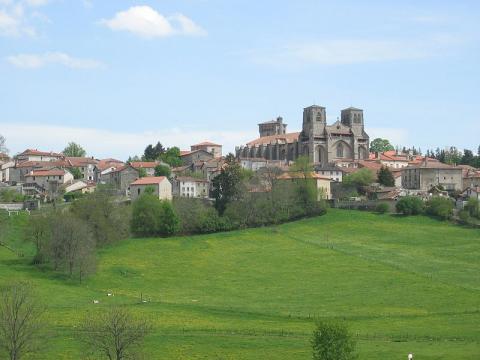 Abbaye de la Chaise-Dieu By Otcasadei CC BY-SA 4.0 via Wikimedia Commons