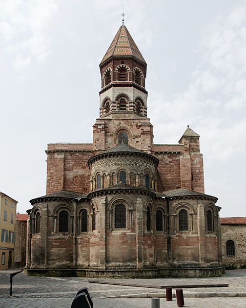 Basilique Saint-Julien By Marie-Lan Nguyen CC BY-SA 3.0 via Wikimedia Commons