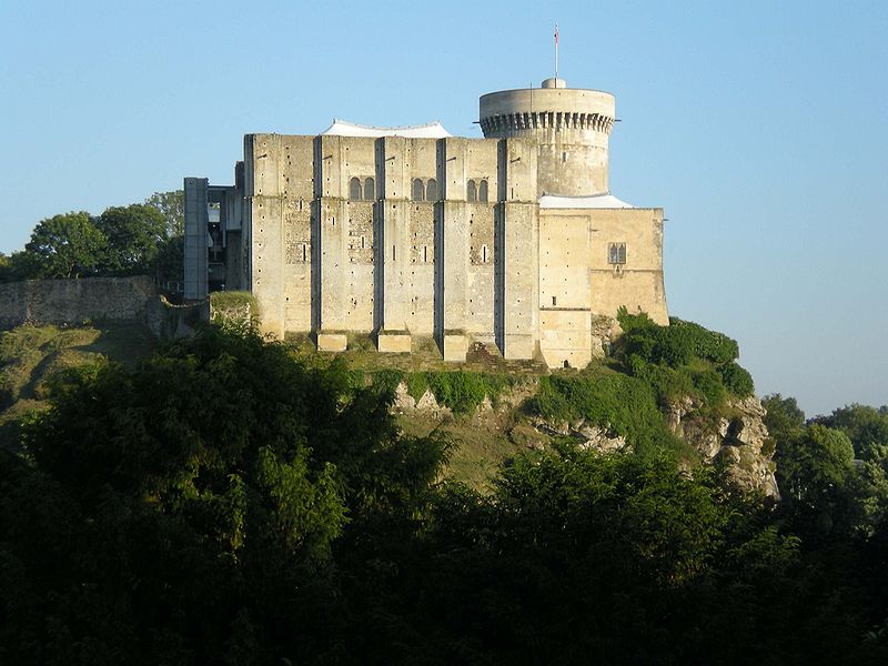 Château de Guillaume-le-Conquérant (Falaise) By Ollamh, via Wikimedia Commons