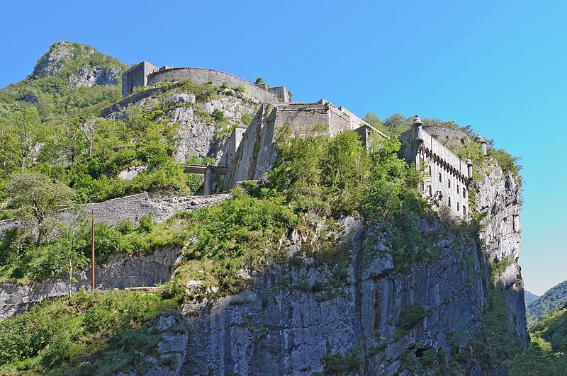 Fort du Portalet by Myrabella via Wikimedia Commons
