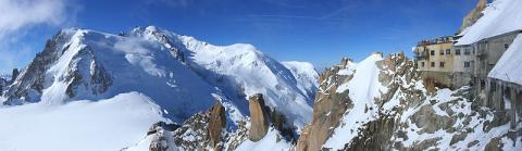 Chamonix Mont-Blanc Par Nicolas Sanchez, edit by Digon3 (Travail personnel)  CC BY-SA 3.0 via Wikimedia Commons