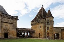 Le Château de Biron By Thesupermat CC BY-SA 3.0  via Wikimedia Commons