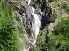 Dormillouse - Hautes-Alpes - Cascade sur le torrent de Chichin